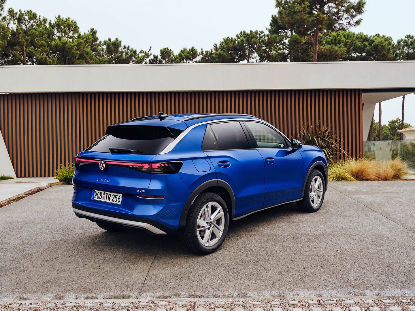 Volkswagen T-Roc: Το SUV που ζει μαζί με την οικογένεια την κάθε μέρα