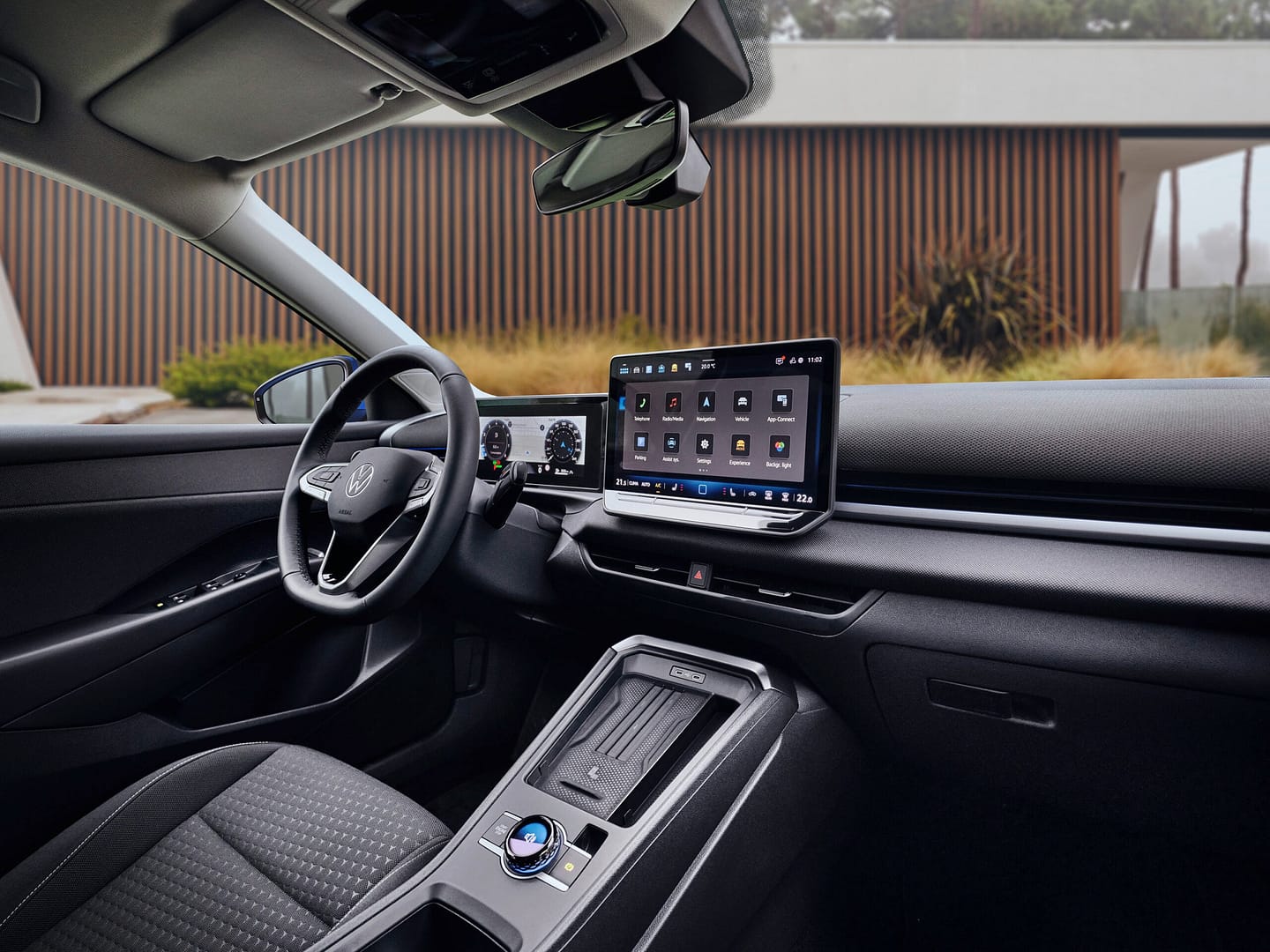 Volkswagen T-Roc: Το SUV που ζει μαζί με την οικογένεια την κάθε μέρα