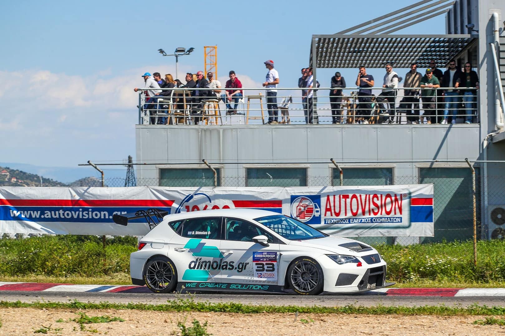 AUTOVISION Hellenic Auto GP: «Κουμπώνουμε πρώτη» στα Μέγαρα